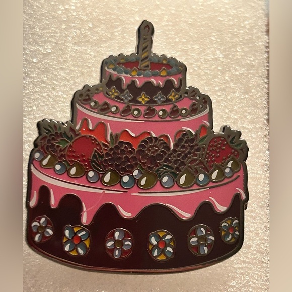 Louis Vuitton 200th Anniversary Celebration Pin - Picture 5 of 5